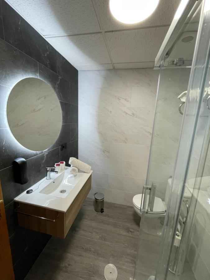 Hostal Calderon De La Barca Zalamea de la Serena ภายนอก รูปภาพ