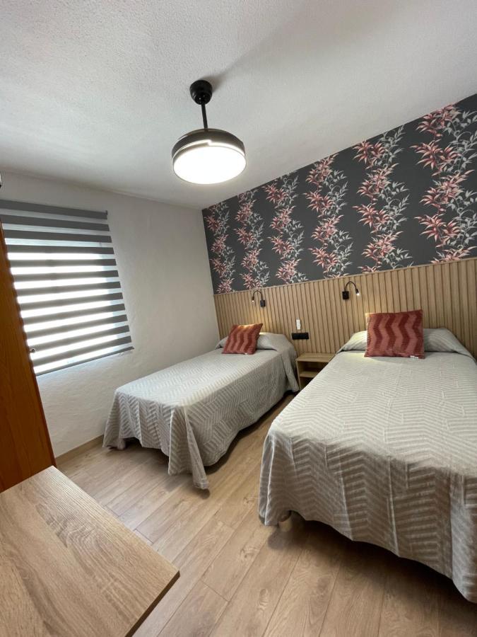 Hostal Calderon De La Barca Zalamea de la Serena ภายนอก รูปภาพ