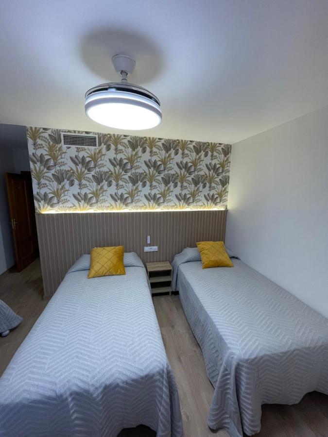 Hostal Calderon De La Barca Zalamea de la Serena ภายนอก รูปภาพ