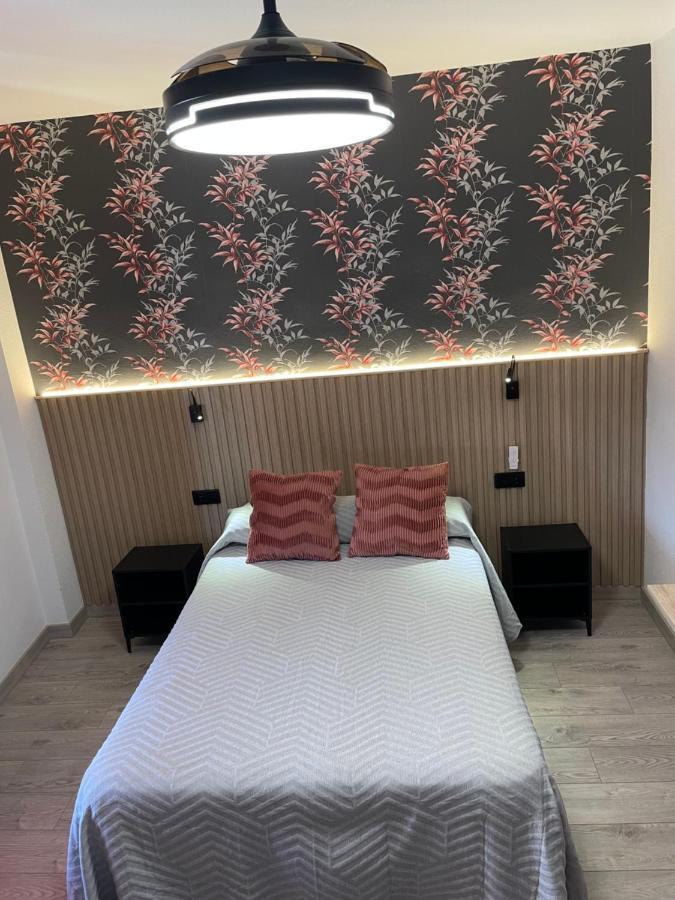 Hostal Calderon De La Barca Zalamea de la Serena ภายนอก รูปภาพ