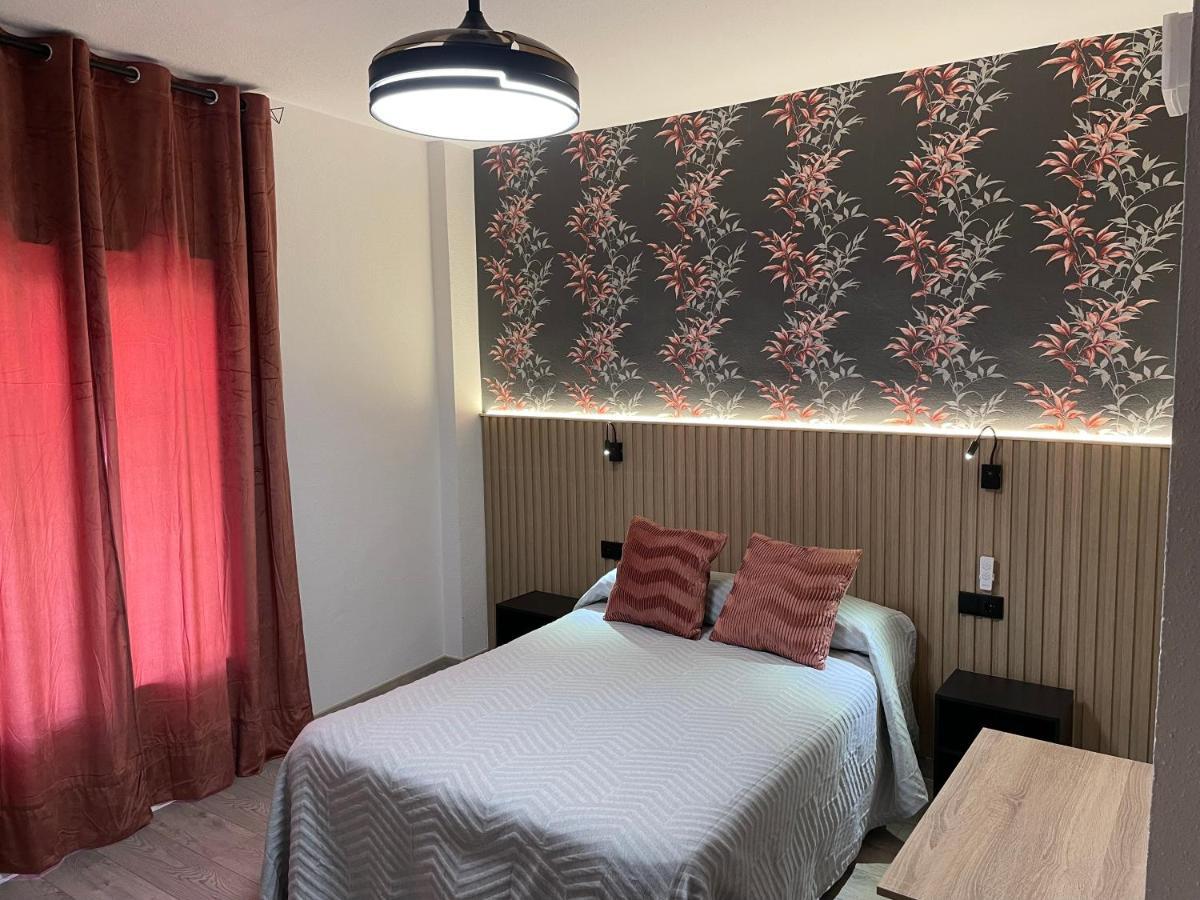 Hostal Calderon De La Barca Zalamea de la Serena ภายนอก รูปภาพ